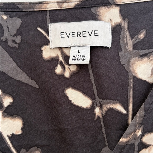 Evereve Black and Cream Floral Blouse - Picture 2 of 3